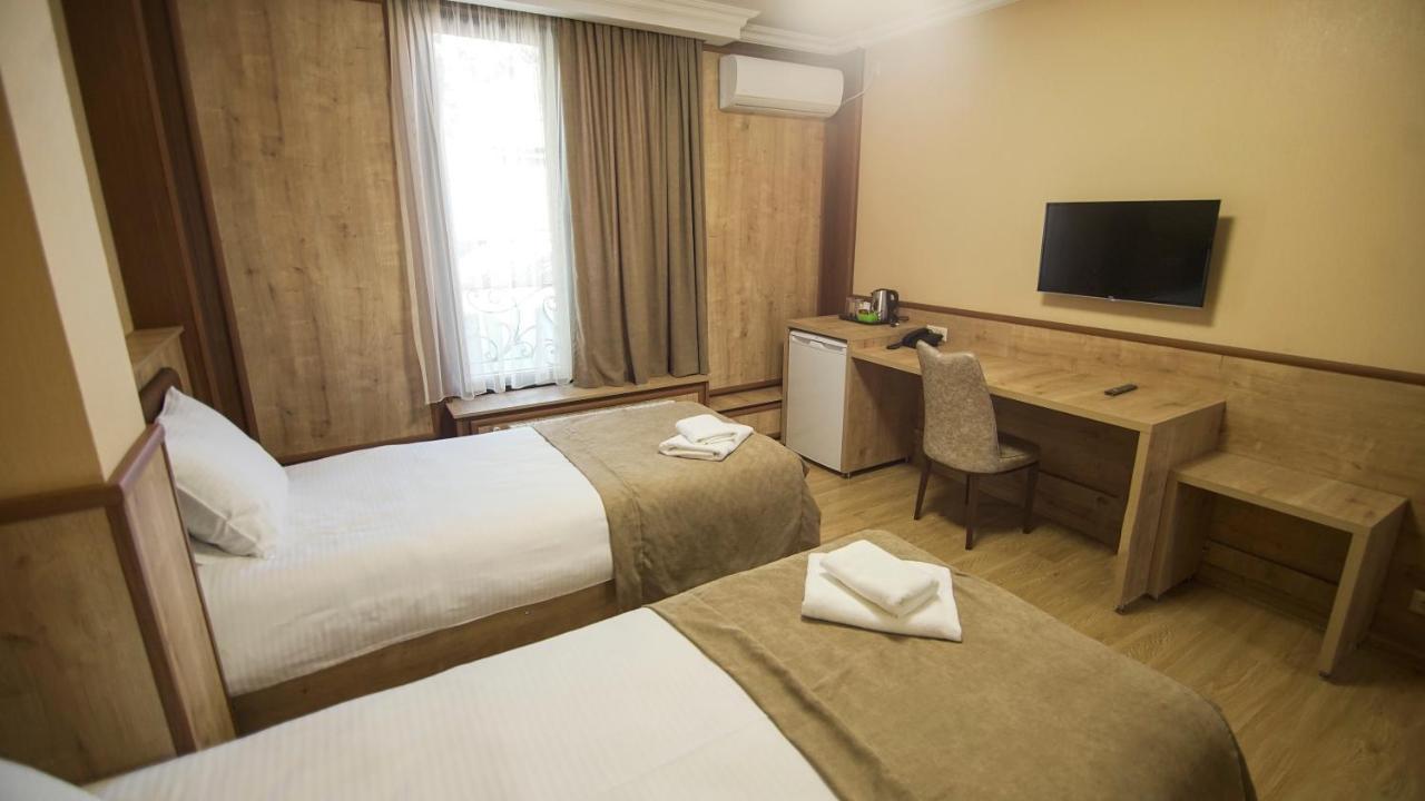 Hotel Juralius Tbilisi Exterior photo